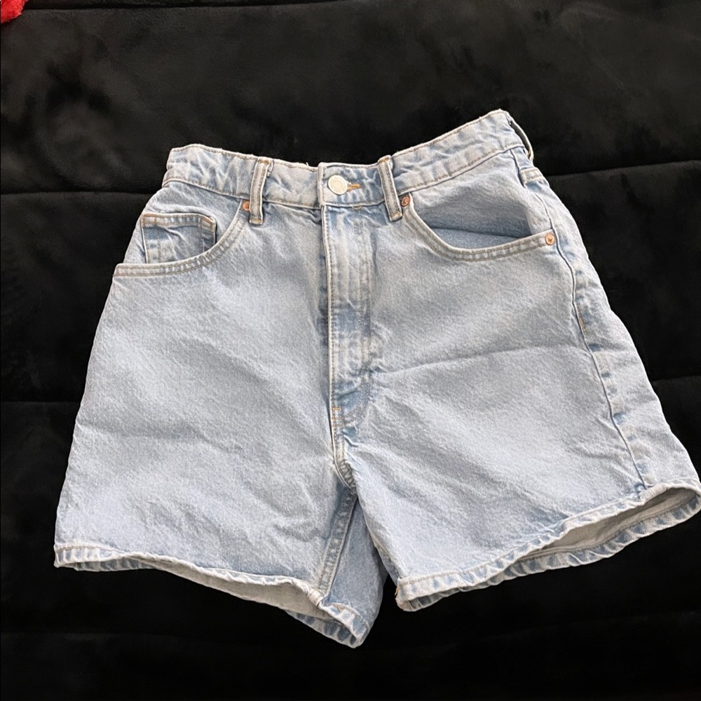 zara mom fit shorts (light wash)